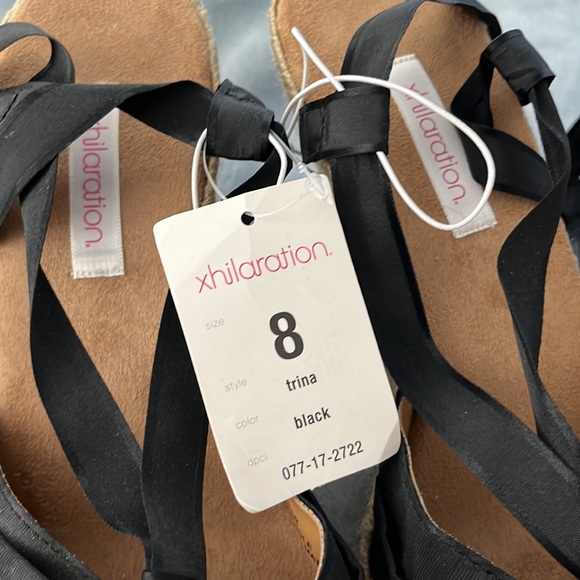 Womens Xhilaration Wrap Around Ankle Black Espadrilles Wedges Shoes Heels Size 8 - Picture 3 of 7